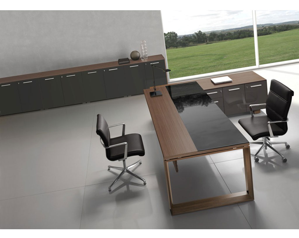 PlanOffice-srl-arredo-mobili-per-ufficio-linea-Arco-mobili-direzionali-scrivania-con-contenitore-in-legno-di-ciliegio-e-vetro-nero